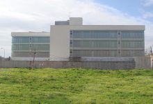 28 Viviendas y Centro Social Su Eminencia. Sevilla