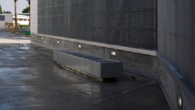 Banco Metálico exterior para el Centro de Interpretación de los Restos Arqueológicos. San Juan de Aznalfarache (Sevilla)