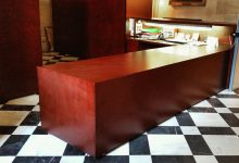 Mostrador en sala de acceso al Archivo de Indias